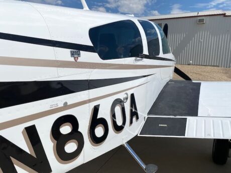 1981 Beechcraft Bonanza F33A - Image 10