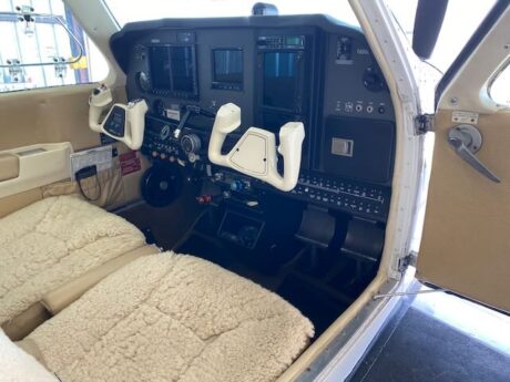 1981 Beechcraft Bonanza F33A - Image 18